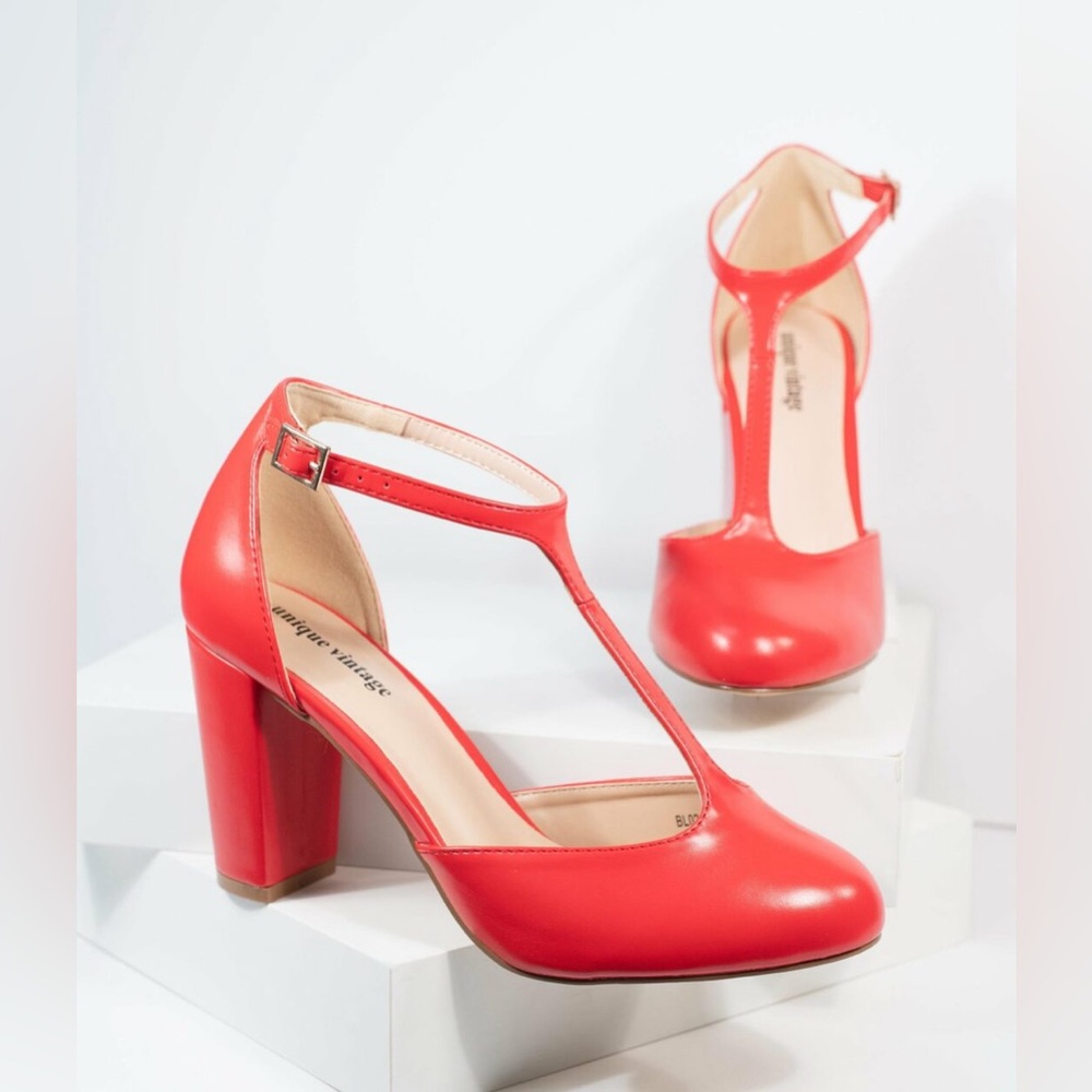 Unique Vintage 1920s Red Leatherette T-Strap Astaire Pumps, Size 5, NWT! - Picture 3 of 11